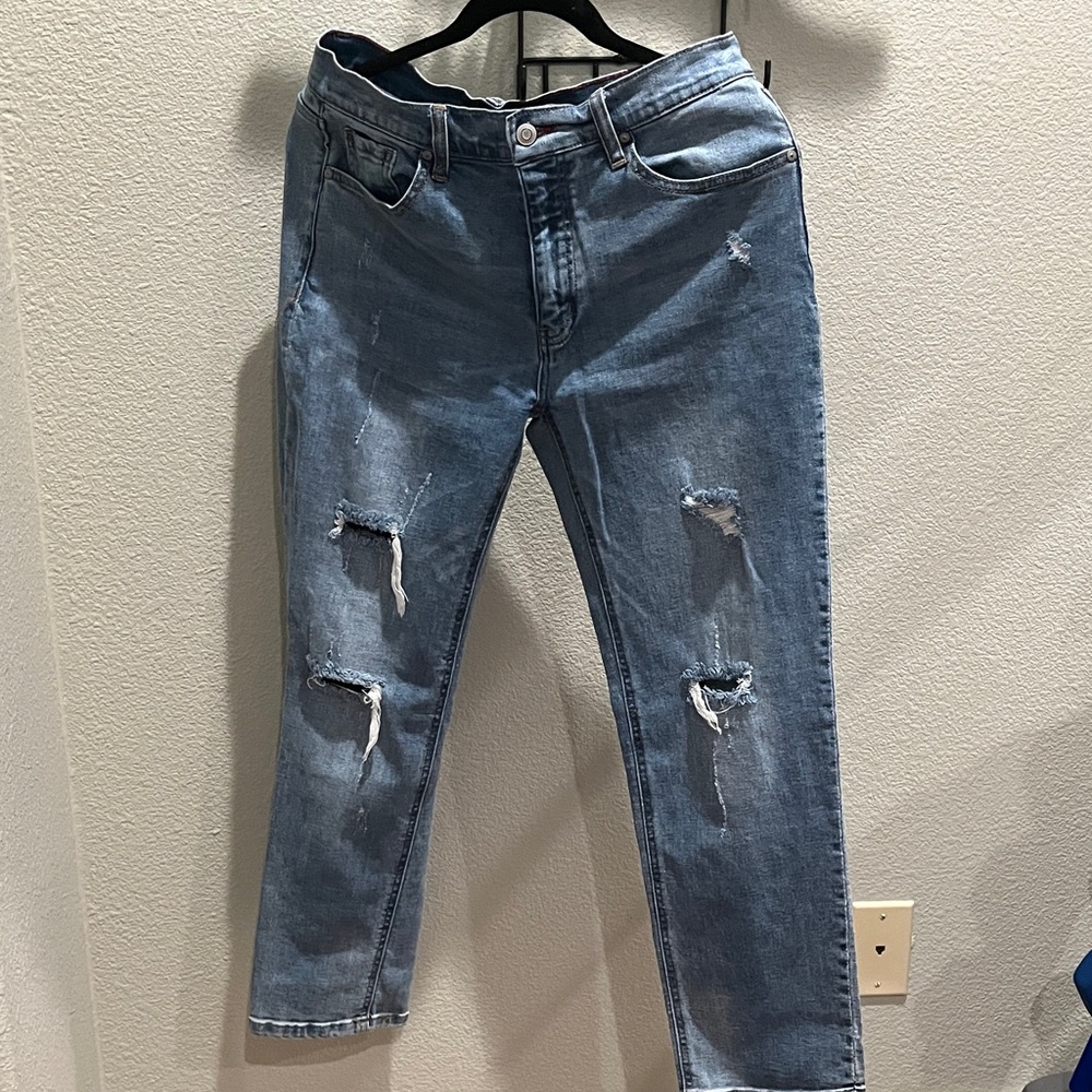 Distressed jeans. TheMogan 9P inseam 27in